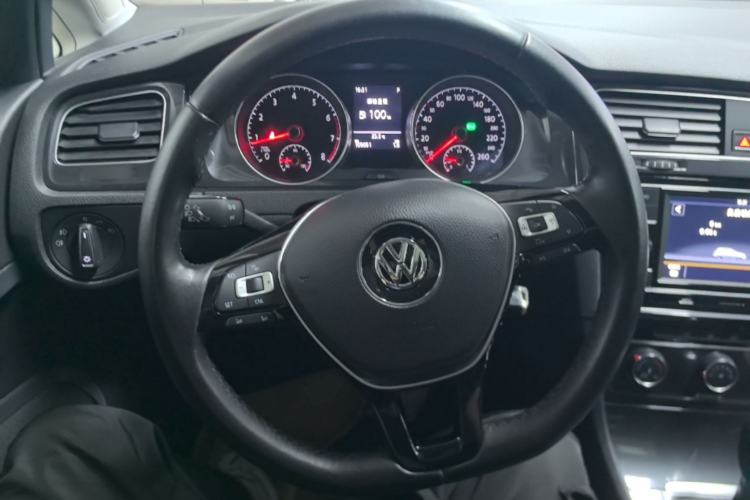 Used Volkswagen Golf 2018 1.6L Automatic Comfort Model Steering Wheel