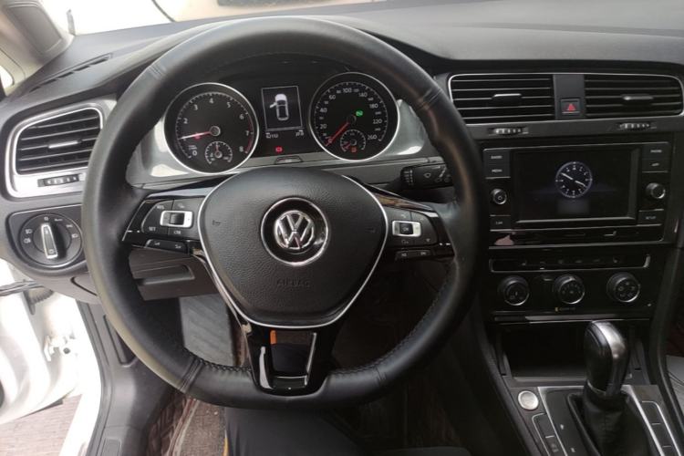 Used Volkswagen Golf 2018 230TSI Automatic Luxury Version Steering Wheel
