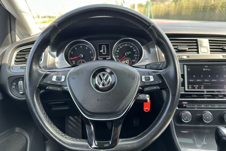 Used Volkswagen Golf 2018 230TSI Automatic Comfort Model Steering Wheel