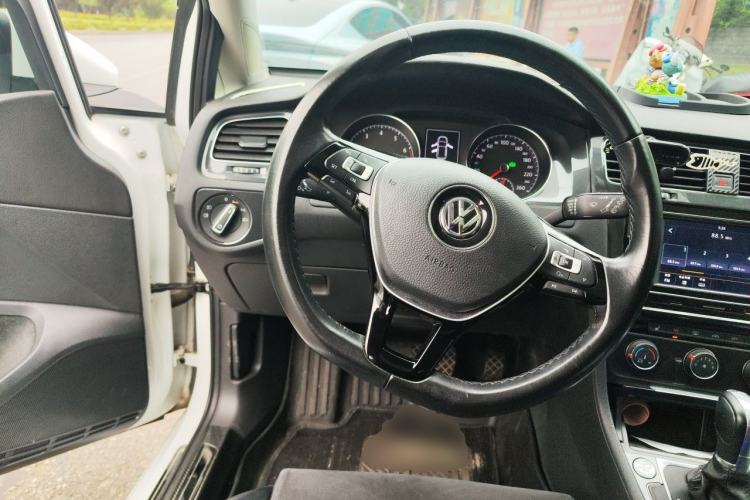 Used Volkswagen Golf 2018 230TSI Automatic Luxury Version Steering Wheel
