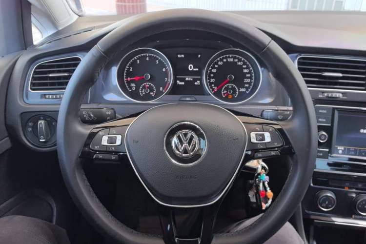 Used Volkswagen Golf 2018 1.6L Automatic Comfort Model Steering Wheel