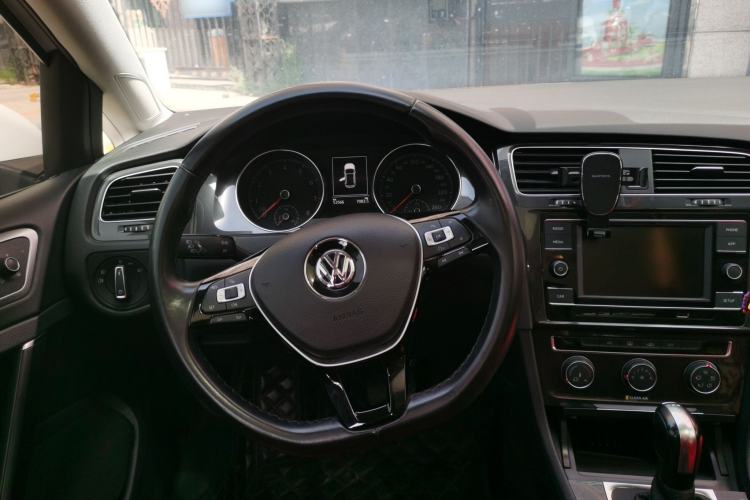 Used Volkswagen Golf 2018 230TSI Automatic Comfort Model Steering Wheel