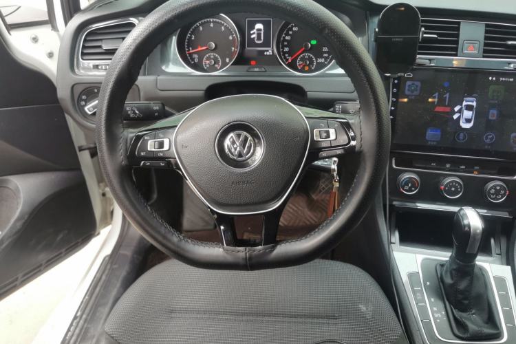 Used Volkswagen Golf 2018 230TSI Automatic Comfort Model Steering Wheel