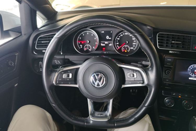 Used Volkswagen Golf 2018 280TSI Automatic R-Line Model Steering Wheel
