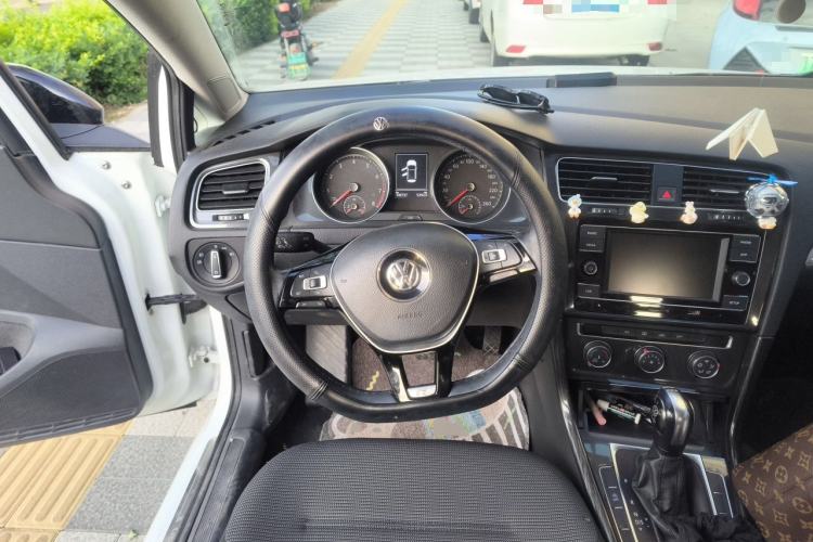 Used Volkswagen Golf 2018 230TSI Automatic Comfort Model Steering Wheel