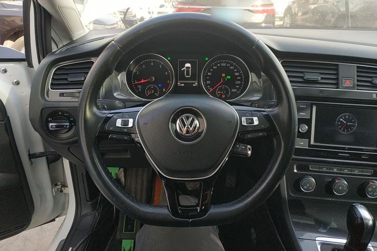 Used Volkswagen Golf 2018 230TSI Automatic Comfort Model Steering Wheel