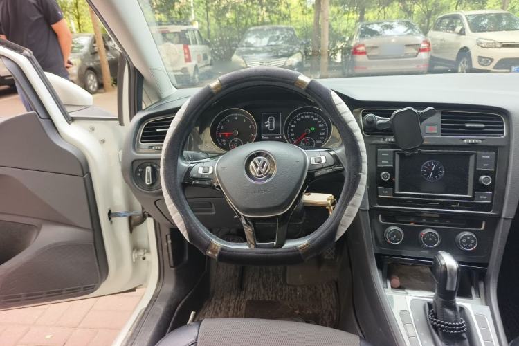 Used Volkswagen Golf 2018 230TSI Automatic Comfort Model Steering Wheel
