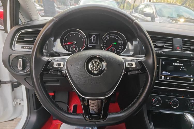 Used Volkswagen Golf 2018 230TSI Automatic Luxury Version Steering Wheel