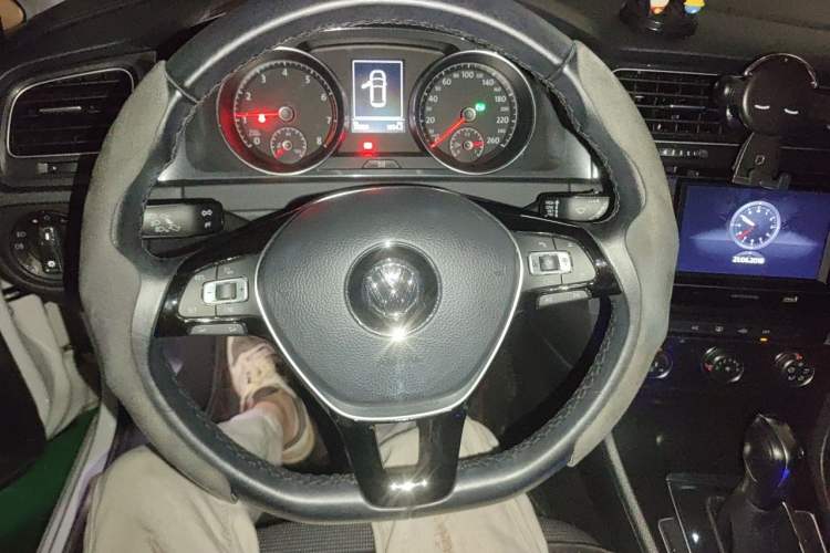 Used Volkswagen Golf 2018 1.6L Automatic Comfort Model Steering Wheel