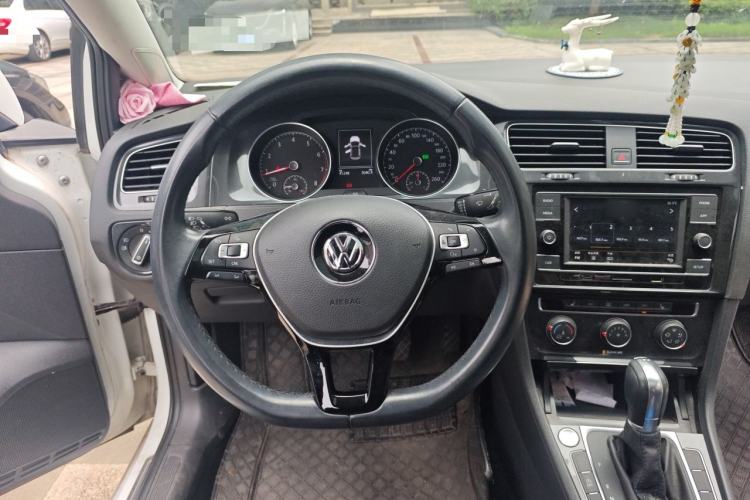 Used Volkswagen Golf 2018 230TSI Automatic Luxury Version Steering Wheel