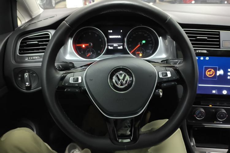 Used Volkswagen Golf 2018 1.6L Automatic Comfort Model Steering Wheel