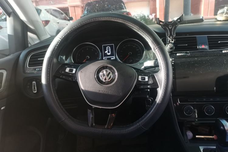 Used Volkswagen Golf 2018 1.6L Automatic Comfort Model Steering Wheel
