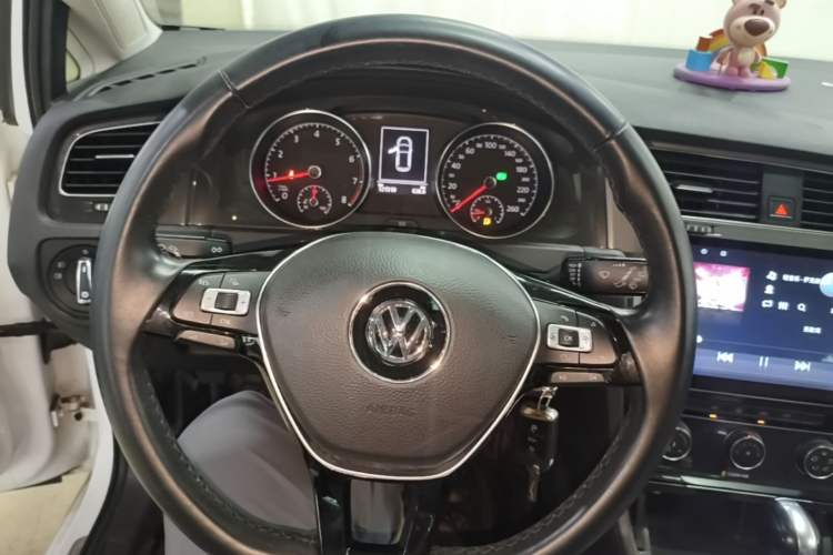 Used Volkswagen Golf 2018 230TSI Automatic Comfort Model Steering Wheel