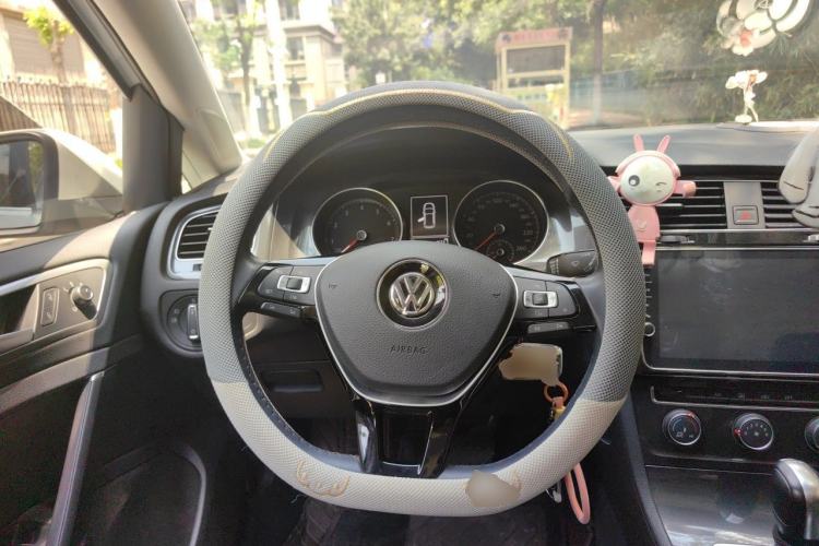 Used Volkswagen Golf 2018 230TSI Automatic Comfort Model Steering Wheel