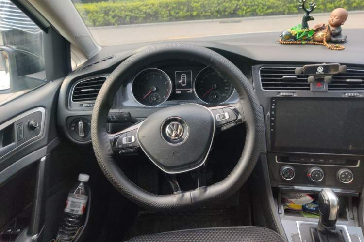 Used Volkswagen Golf 2018 1.6L Automatic Comfort Model Steering Wheel