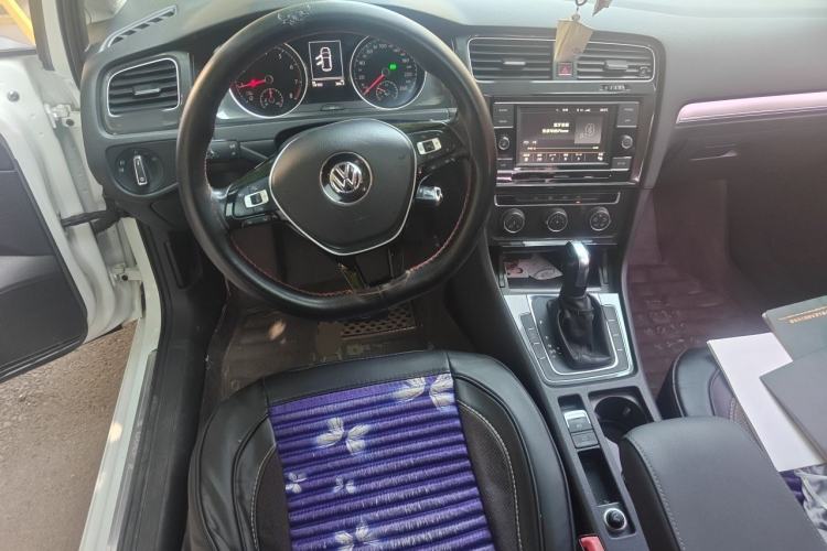 Used Volkswagen Golf 2018 230TSI Automatic Comfort Model Steering Wheel
