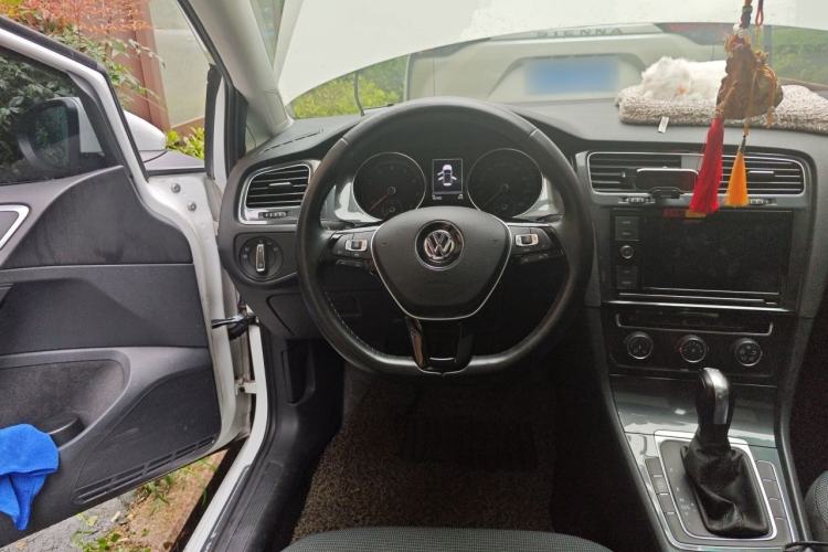 Used Volkswagen Golf 2018 230TSI Automatic Luxury Version Steering Wheel