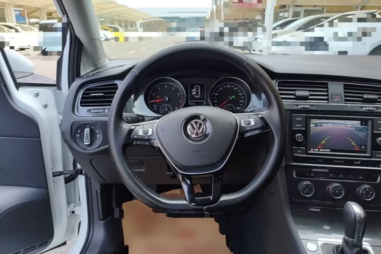 Used Volkswagen Golf 2018 230TSI Automatic Luxury Version Steering Wheel