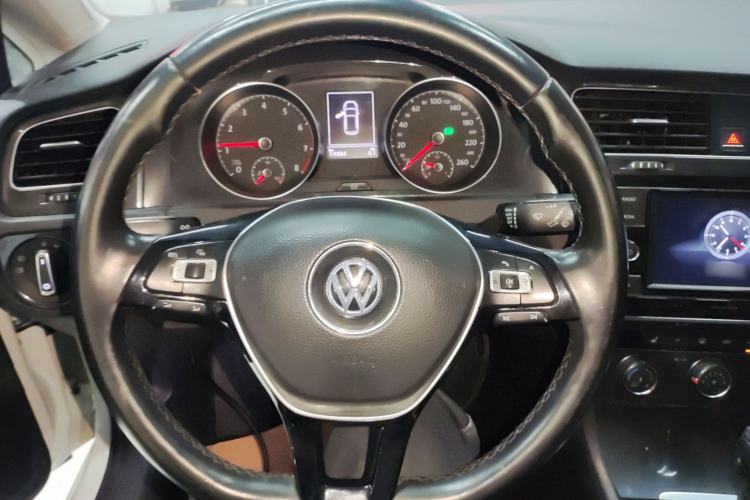 Used Volkswagen Golf 2018 230TSI Automatic Luxury Version Steering Wheel