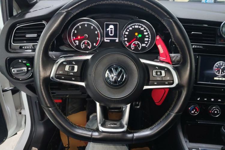 Used Volkswagen Golf 2018 280TSI Automatic R-Line Model Steering Wheel