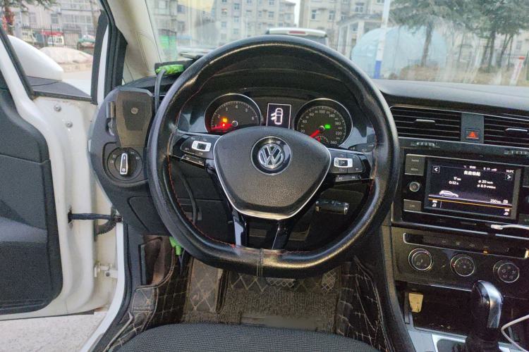 Used Volkswagen Golf 2018 1.6L Automatic Comfort Model Steering Wheel