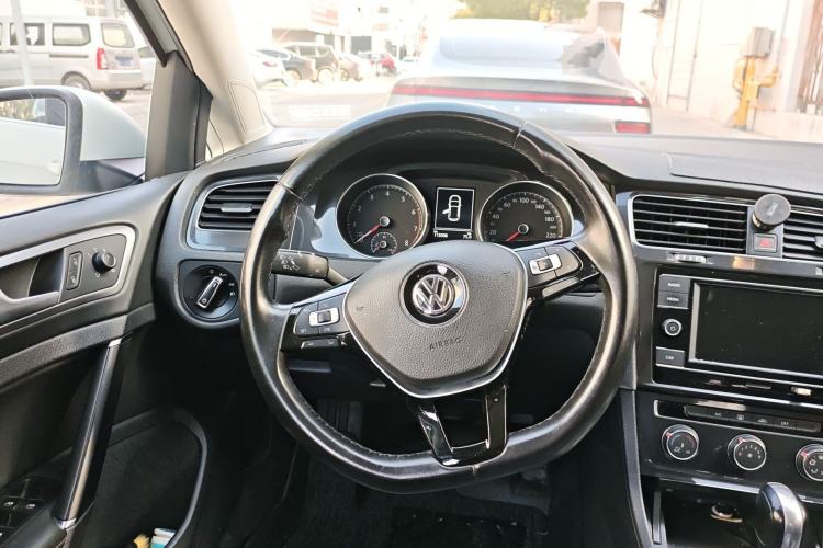 Used Volkswagen Golf 2018 230TSI Automatic Comfort Model Steering Wheel