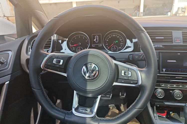 Used Volkswagen Golf 2018 280TSI Automatic R-Line Model Steering Wheel