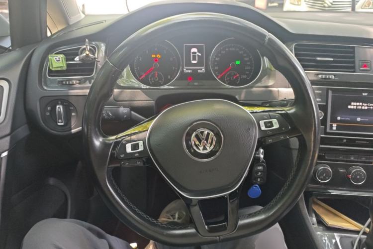 Used Volkswagen Golf 2018 230TSI Automatic Comfort Model Steering Wheel