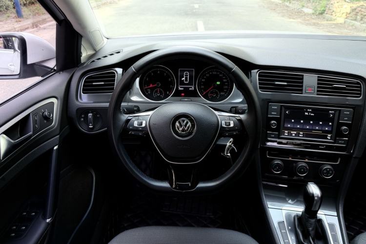 Used Volkswagen Golf 2018 1.6L Automatic Comfort Model Steering Wheel