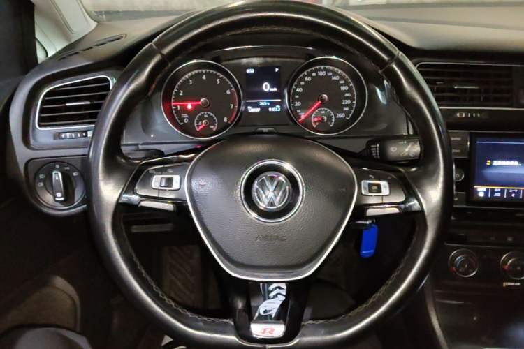 Used Volkswagen Golf 2018 230TSI Automatic Comfort Model Steering Wheel