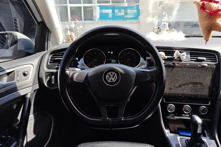 Used Volkswagen Golf 2018 1.6L Automatic Fashion Model Steering Wheel
