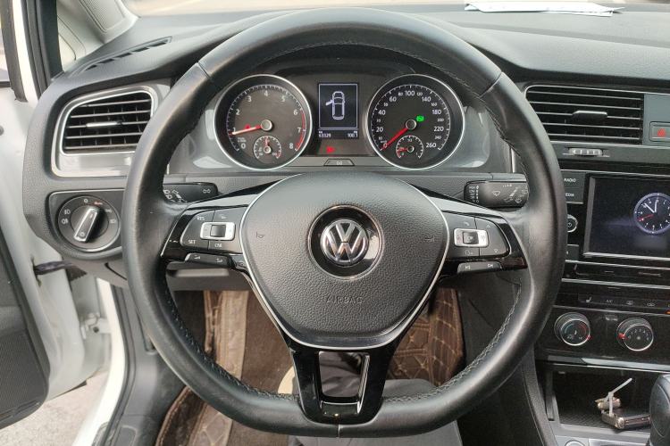 Used Volkswagen Golf 2018 230TSI Automatic Luxury Version Steering Wheel