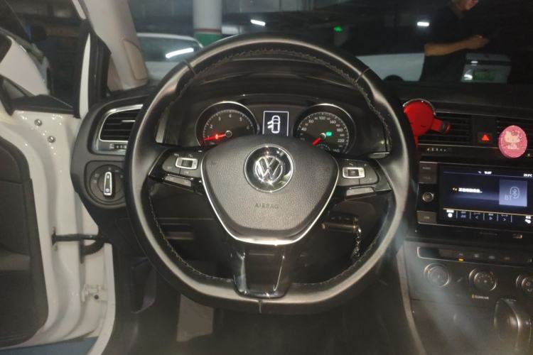 Used Volkswagen Golf 2018 230TSI Automatic Comfort Model Steering Wheel