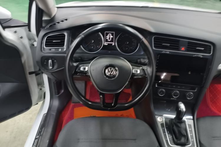 Used Volkswagen Golf 2018 1.6L Automatic Comfort Model Steering Wheel
