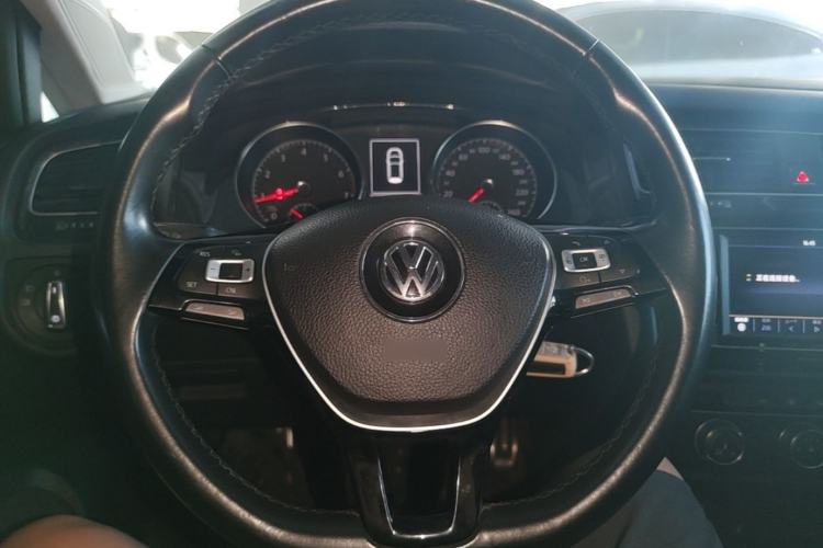 Used Volkswagen Golf 2018 230TSI Automatic Comfort Model Steering Wheel