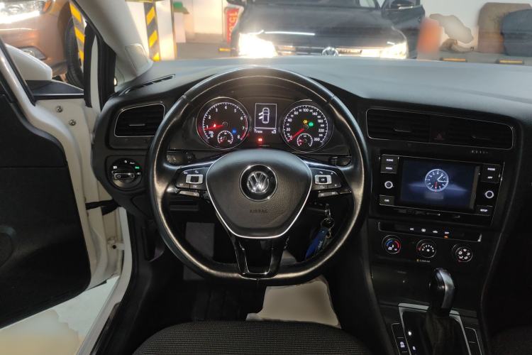 Used Volkswagen Golf 2018 230TSI Automatic Comfort Model Steering Wheel