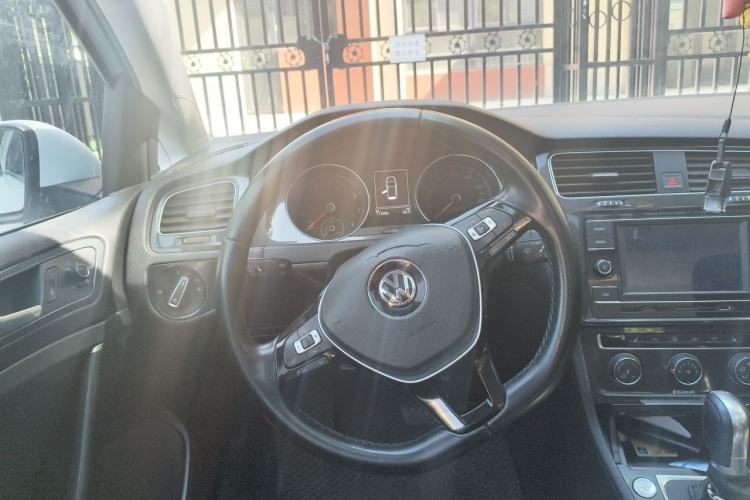 Used Volkswagen Golf 2018 230TSI Automatic Luxury Version Steering Wheel