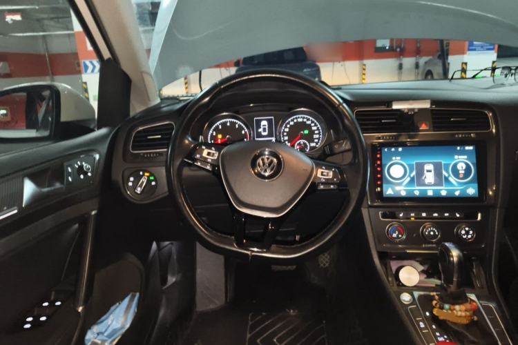 Used Volkswagen Golf 2018 230TSI Automatic Luxury Version Steering Wheel