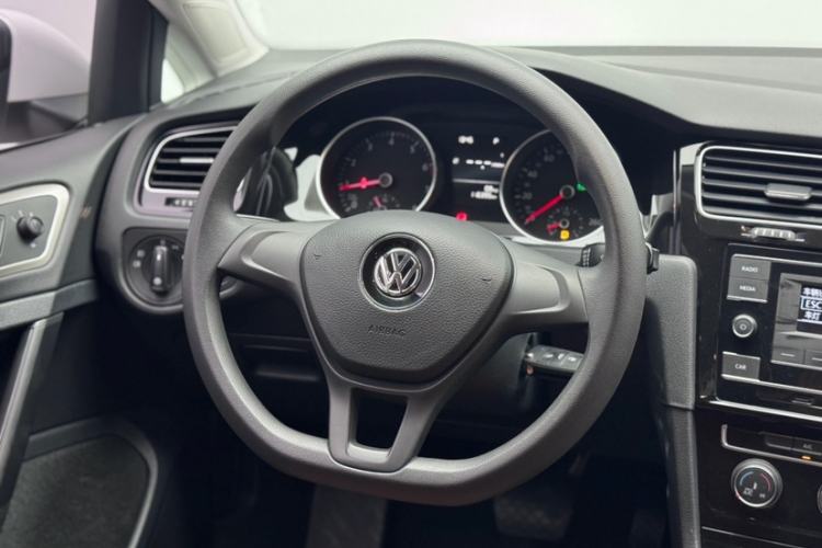 Used Volkswagen Golf 2018 1.6L Automatic Fashion Model Steering Wheel