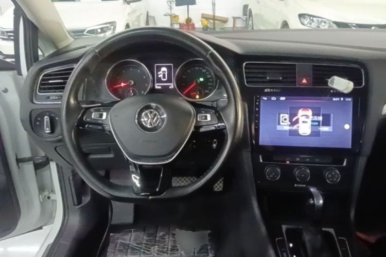 Used Volkswagen Golf 2018 230TSI Automatic Comfort Model Steering Wheel