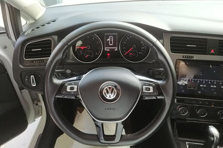 Used Volkswagen Golf 2018 230TSI Automatic Comfort Model Steering Wheel
