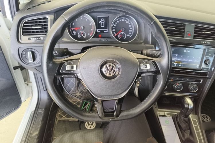 Used Volkswagen Golf 2018 1.6L Automatic Comfort Model Steering Wheel