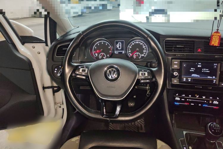 Used Volkswagen Golf 2018 230TSI Manual Comfort Version Steering Wheel