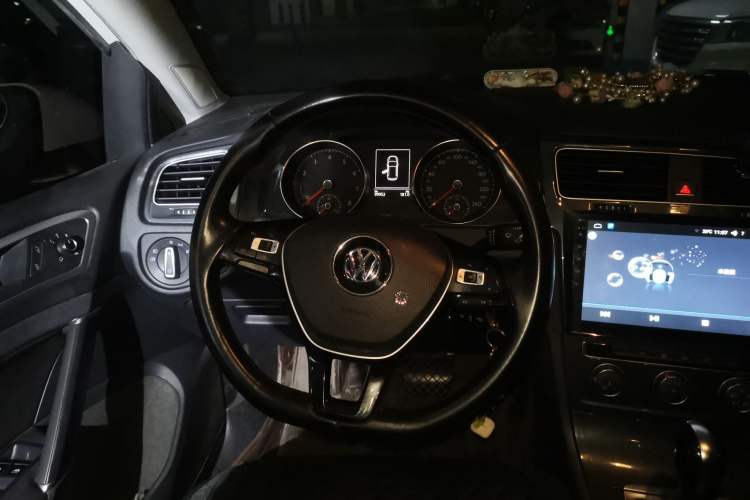 Used Volkswagen Golf 2018 1.6L Automatic Comfort Model Steering Wheel