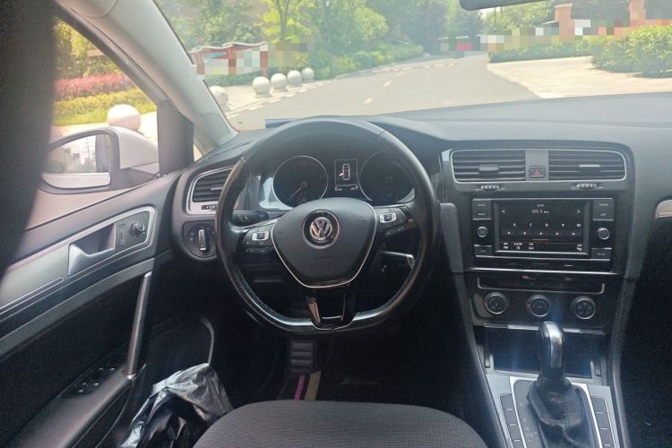 Used Volkswagen Golf 2018 1.6L Automatic Comfort Model Steering Wheel
