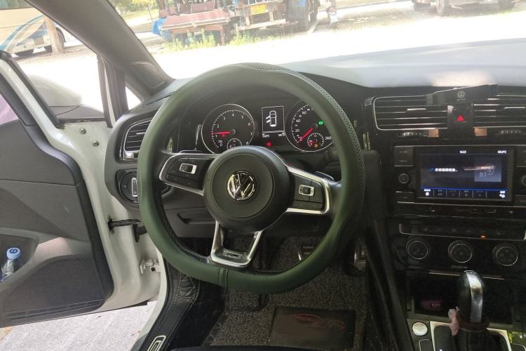 Used Volkswagen Golf 2018 280TSI Automatic R-Line Model Steering Wheel