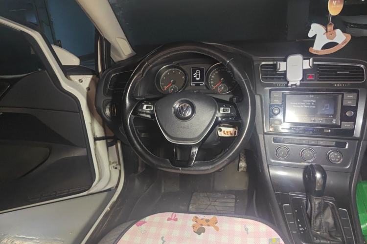 Used Volkswagen Golf 2018 1.6L Automatic Comfort Model Steering Wheel