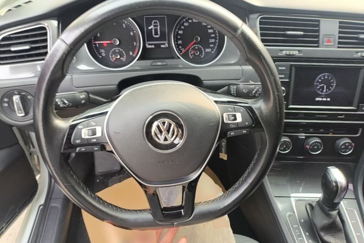 Used Volkswagen Golf 2018 230TSI Automatic Comfort Model Steering Wheel