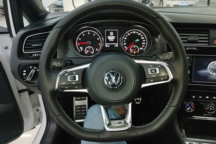 Used Volkswagen Golf 2018 280TSI Automatic R-Line Model Steering Wheel