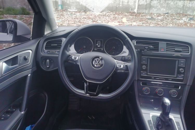 Used Volkswagen Golf 2018 1.6L Automatic Comfort Model Steering Wheel